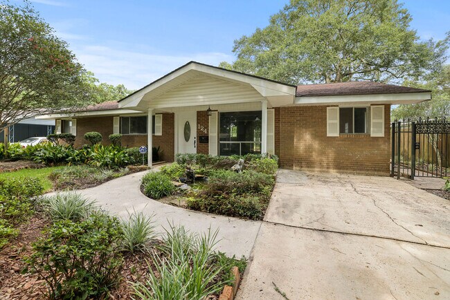 Building Photo - 124 Florence Dr