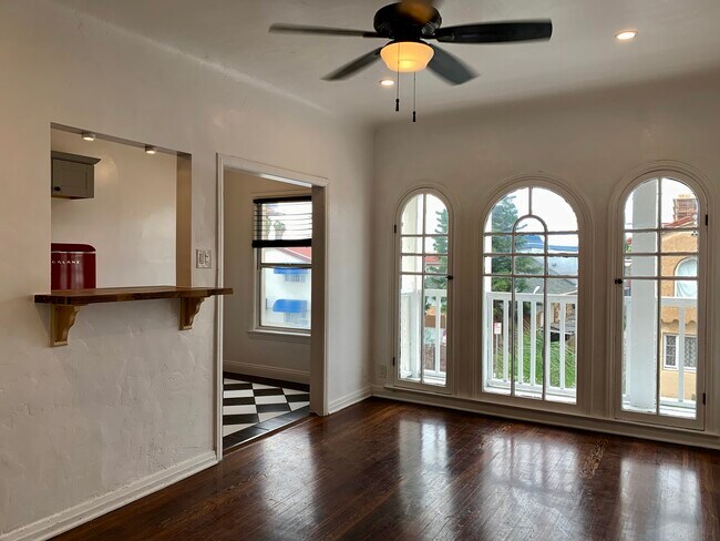 Building Photo - 974 S Catalina St