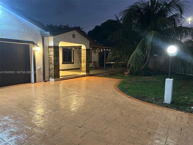 Building Photo - 13650 SW 283rd Terrace
