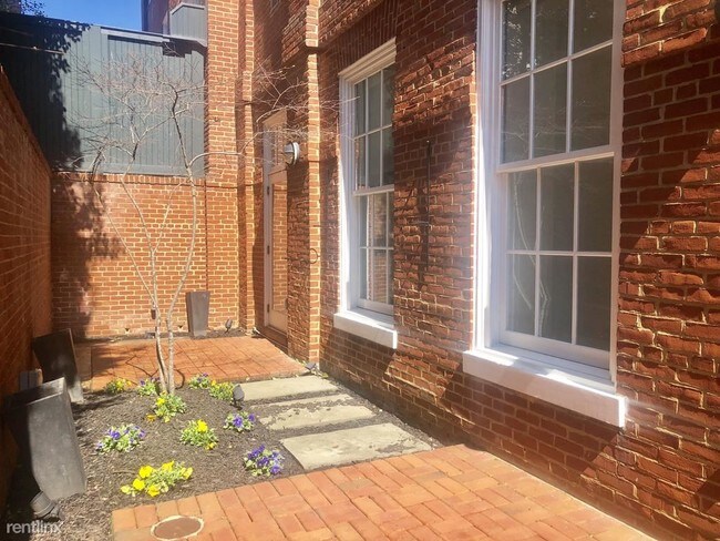 Building Photo - 2735 Olive St NW