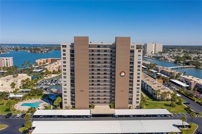 Building Photo - 7300 Sun Island Dr S
