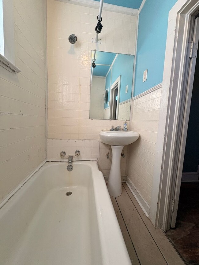 Foto del edificio - **FALL 2026 PRELEASING**