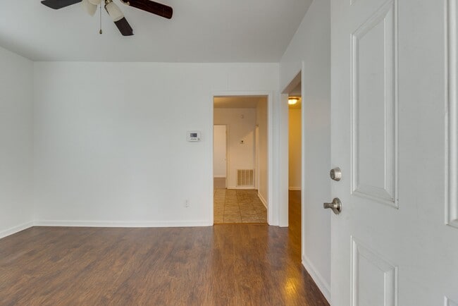 Foto del edificio - 712 45th Ave N