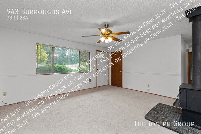 Foto del edificio - 943 Burroughs Ave