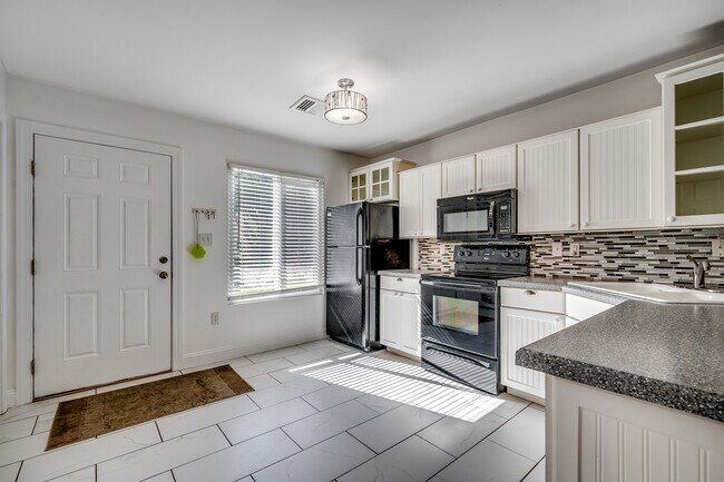 Foto del edificio - 38 Beaver Pond Loop