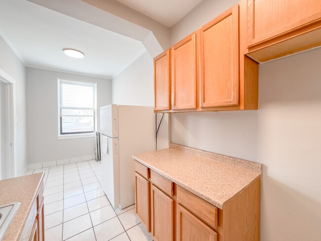 Building Photo - 4854 N Damen Ave
