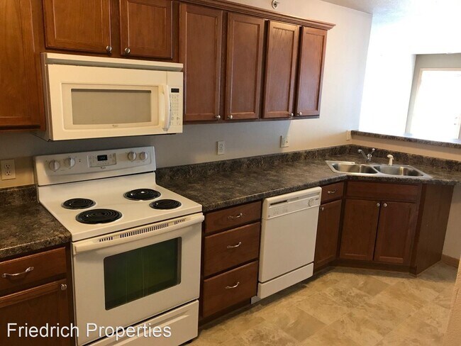 Building Photo - 3820 Tiverton Ct.