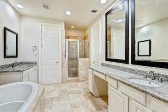 Building Photo - 2514 Maxroy St