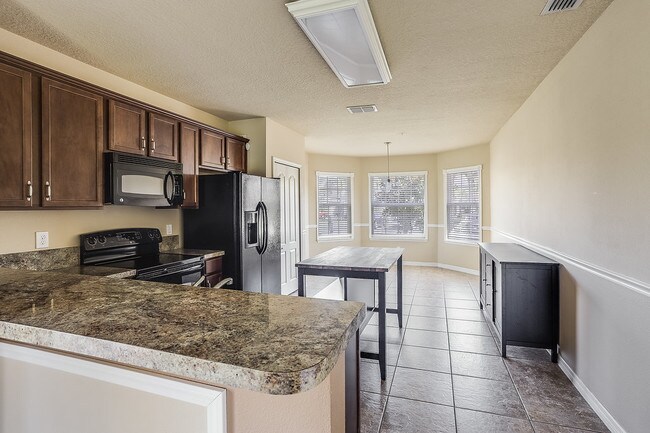 Foto del edificio - 2341 Chatham Pl Dr