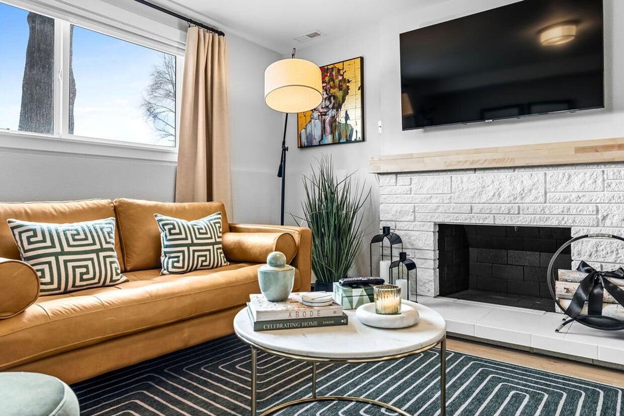 Primary Photo - Cozy 2B/1B Unit A I Near Gonzaga/WSU/EWU &...