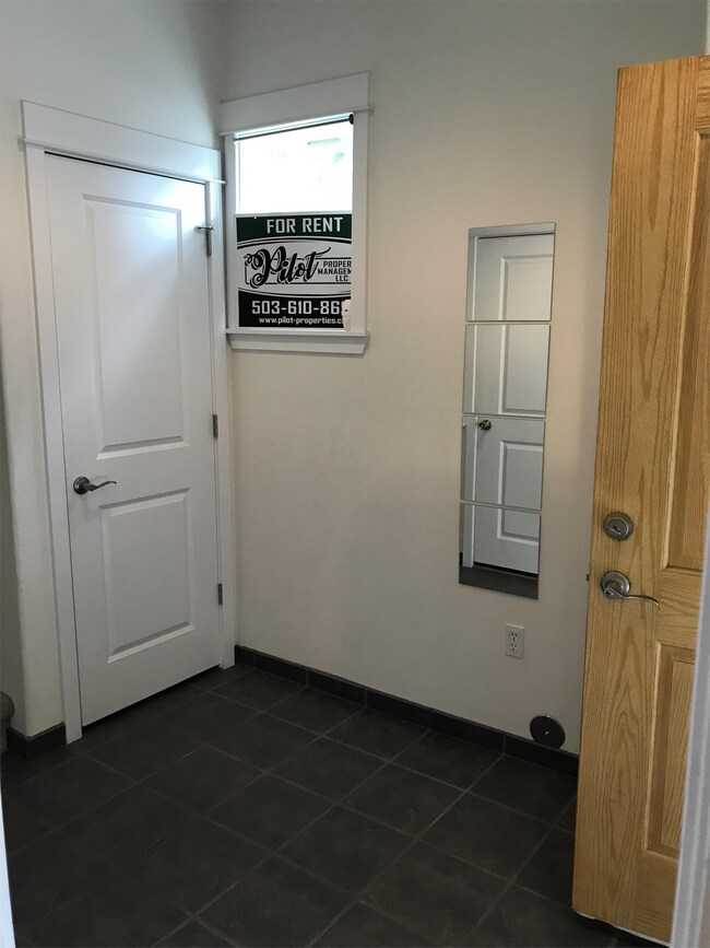 Foto del edificio - 740 SE 33rd Ave