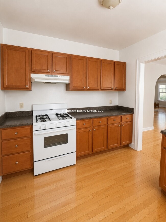 Building Photo - 2815 W Berteau Ave