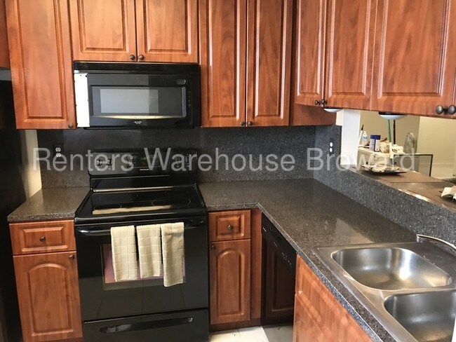 Building Photo - 3410 Foxcroft Rd