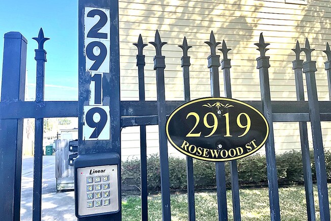 Foto del edificio - 2919 Rosewood St