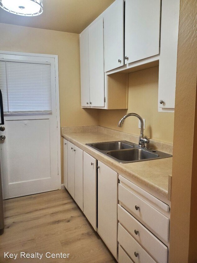 Foto principal - 1 br, 1 bath House - 9504 Emerald Park Dri...