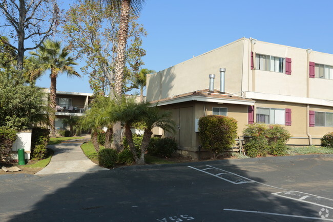 Building Photo - Hidden Pines Apartments