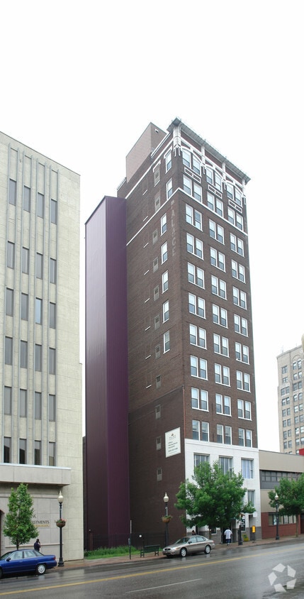 Primary Photo - Palace Center