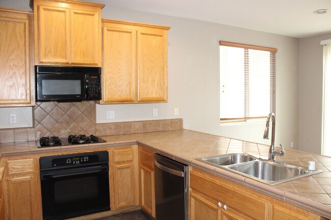 Foto del edificio - 3160 Torland St