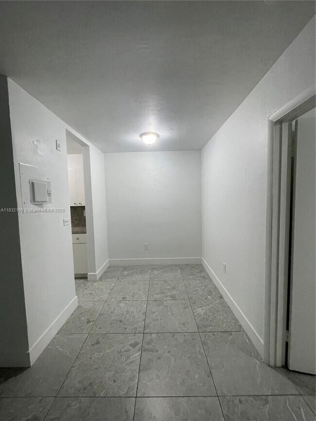 Foto del edificio - 1100 SW 36th Ct