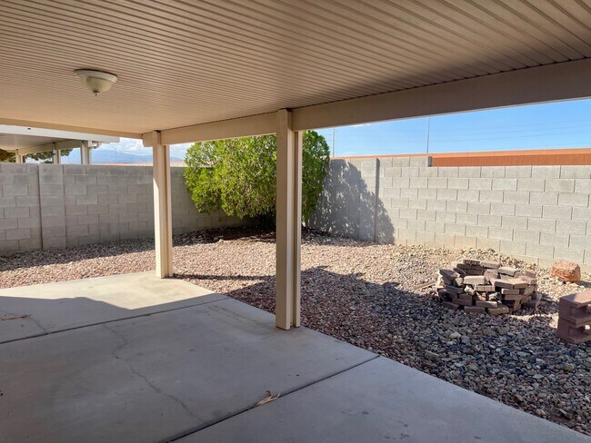 Foto del edificio - 5424 Eagle Claw Ave