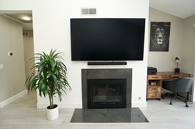 Foto del edificio - 1302 W Park Western Dr