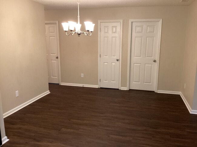 Building Photo - 237 Maypop Dr