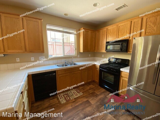 Building Photo - 4 br, 2.5 bath House - 1212 Halsey St