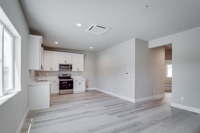 Foto del edificio - New Construction w/Solar!