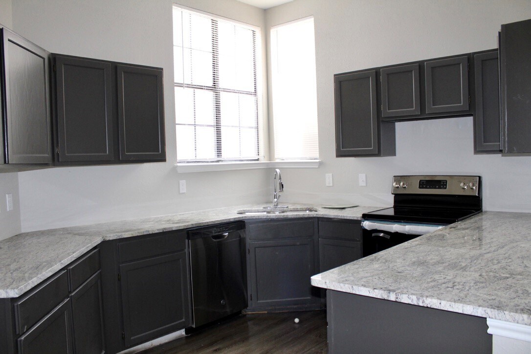 Updated Kitchen and Iterior - 9915 Raven Field Dr