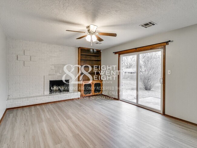Foto del edificio - *COMING MAY 2026* Charming 3 Bed/1.5 Bath Single Family Home in West Norman