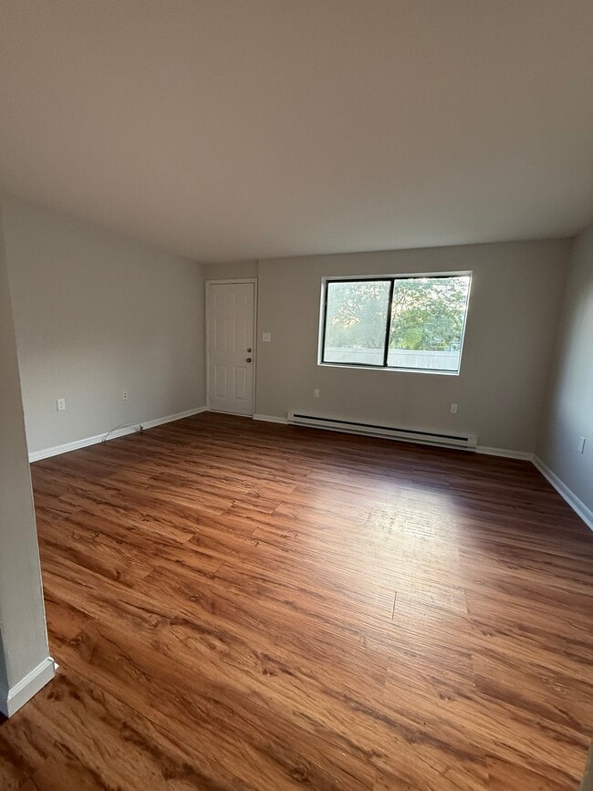 Living room - 39 Horton Hill Rd