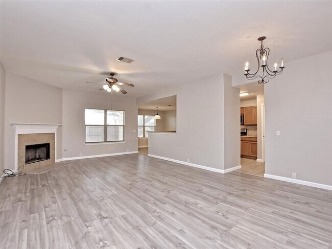 Foto del edificio - 2300 Amy Lynn Ln