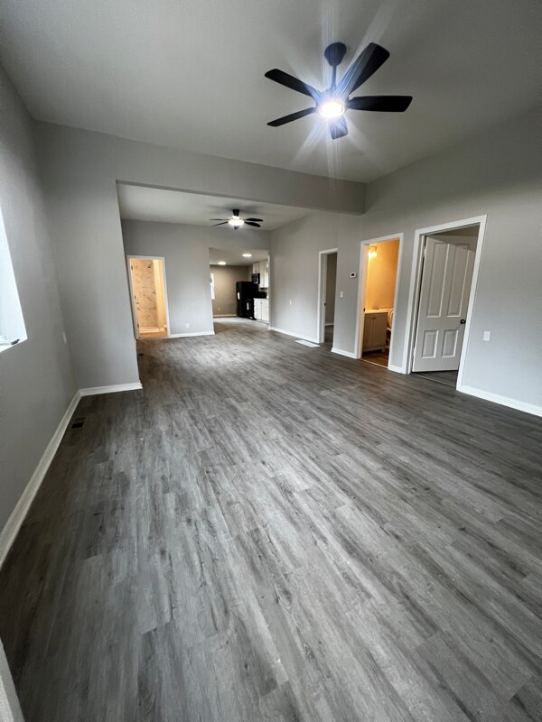 Foto del edificio - 823 N Blaine St