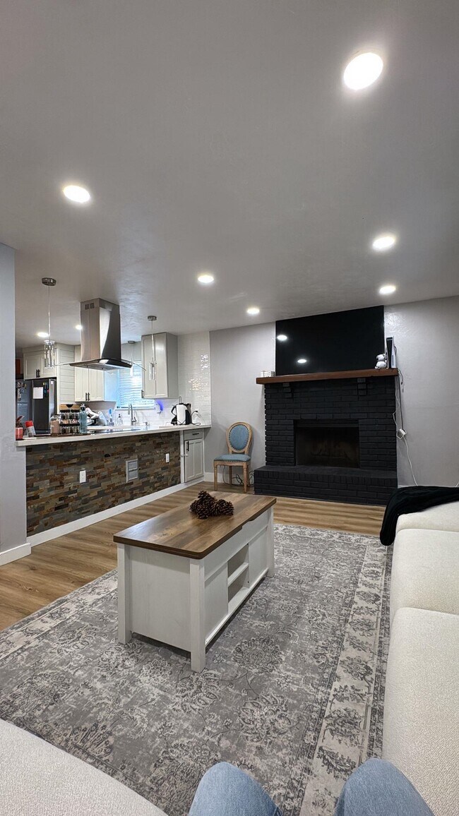 Foto del edificio - 2348 Merrigan Pl