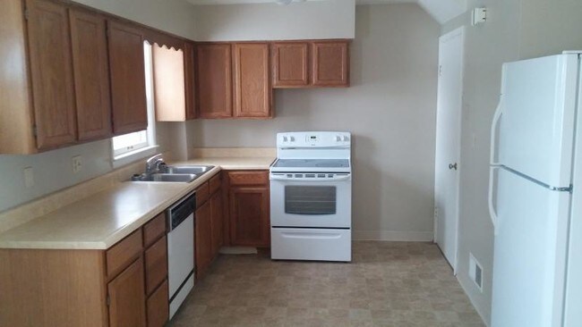 Building Photo - 1721 4th St SW #3