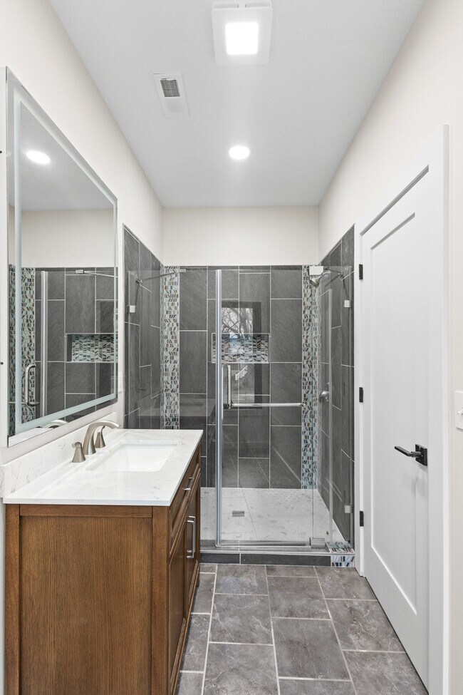 Building Photo - 5524 Northridge Rd