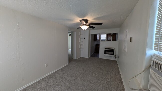 Foto del edificio - 320 W Dill St