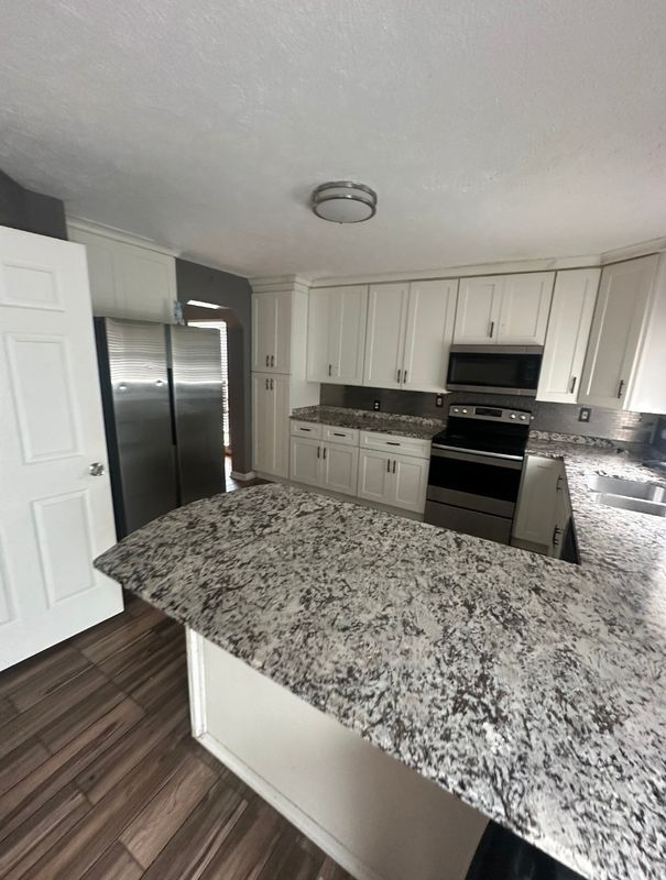 Building Photo - 2933 Siwanoy Dr