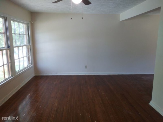 Building Photo - 2 br, 1.5 bath House - 6109 greenmere place