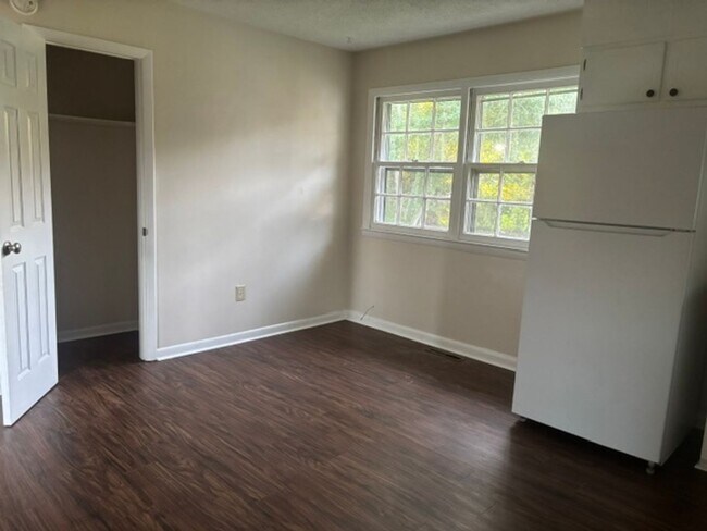 Foto del edificio - 312 Wood Haven Dr