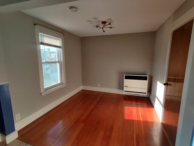 Comedor - 578 Dubuque St