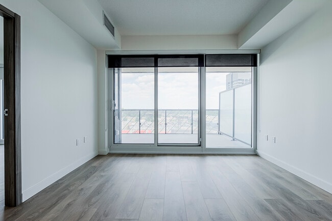 Photo du bâtiment - 95-995 McMahon Dr