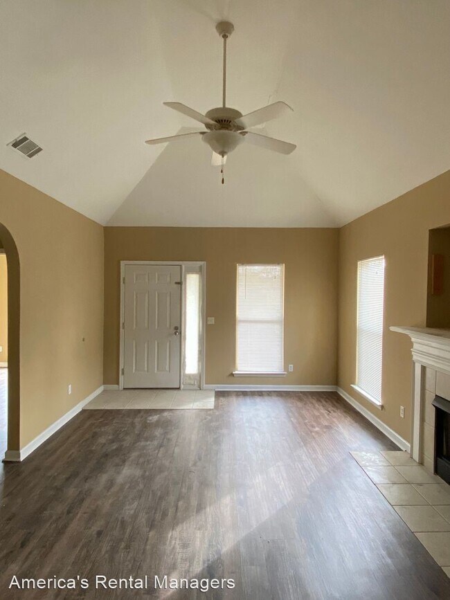 Foto del edificio - 3 br, 2 bath House - 525 Fox Run Circle