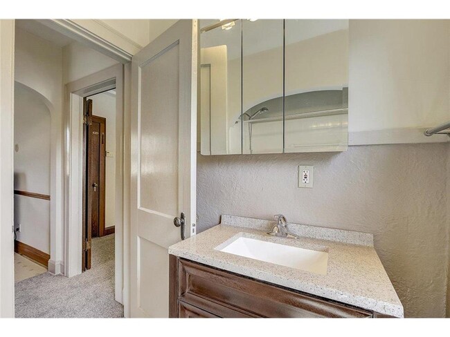 Foto del edificio - 4220 33rd Ave S