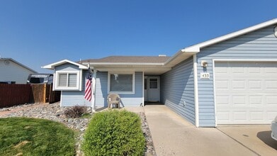 Building Photo - 433 Mountainside Ln