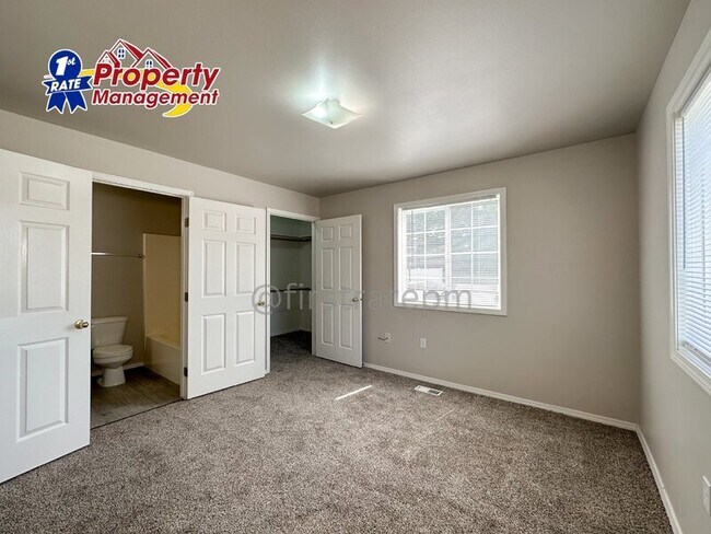 Building Photo - 5788 W Clearview Ln