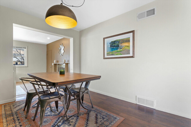 Foto del edificio - 5415 N Lydell St