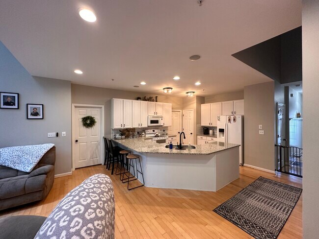 Cocina - 8940 Executive Club Dr