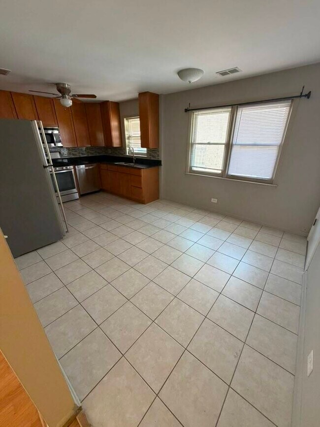 Foto del edificio - 5636 W Goodman St