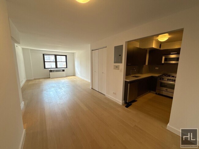 Building Photo - East 39th Street
